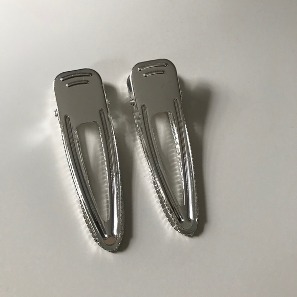 Silver Oversized Hairclips - Picture 3 of 3
